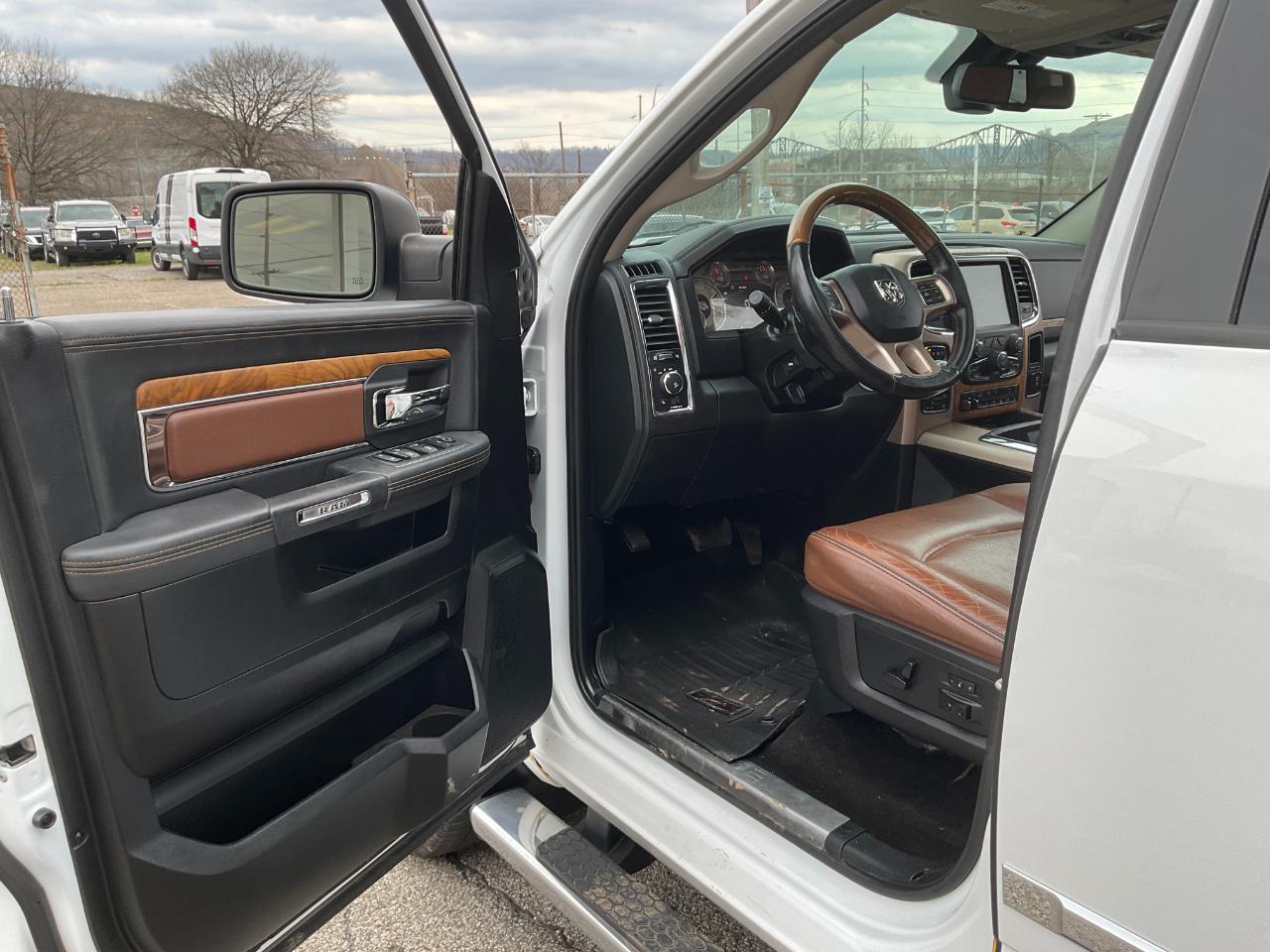 RAM 1500 Longhorn Crew Cab SWB 4WD 2015