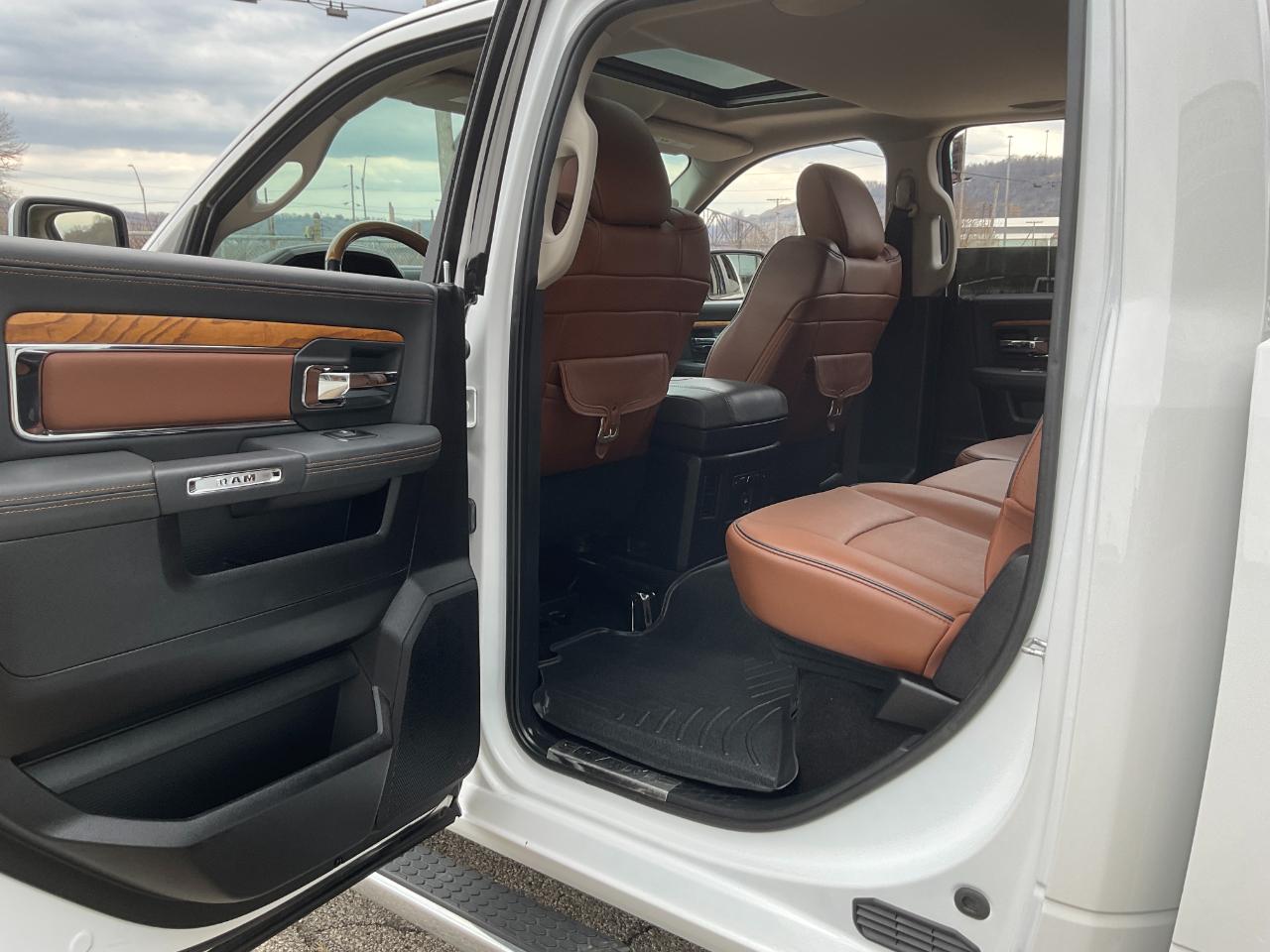 RAM 1500 Longhorn Crew Cab SWB 4WD 2015