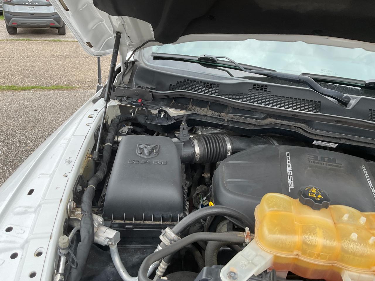 RAM 1500 Longhorn Crew Cab SWB 4WD 2015