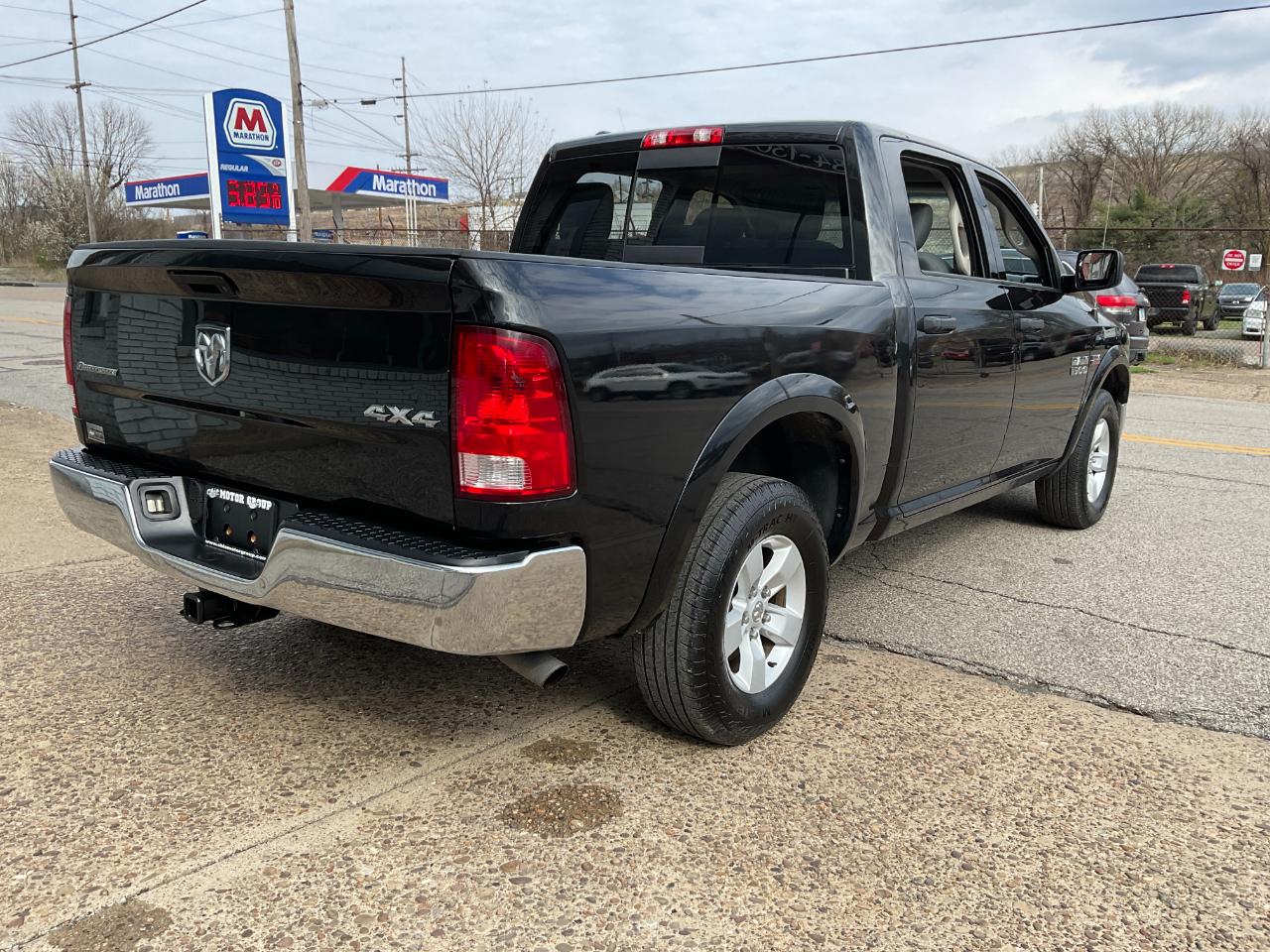 RAM 1500 SLT Crew Cab SWB 4WD 2016