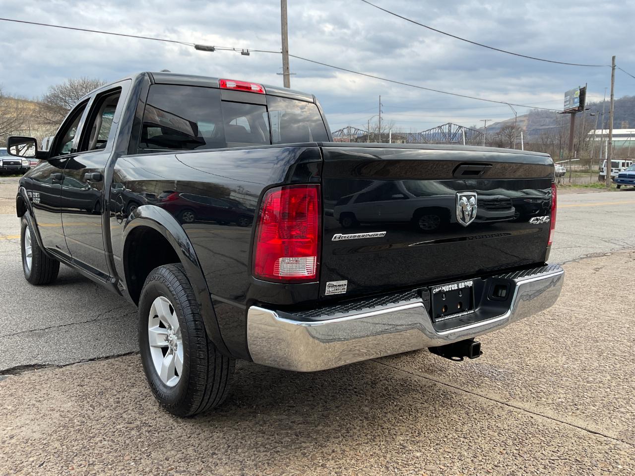 RAM 1500 SLT Crew Cab SWB 4WD 2016