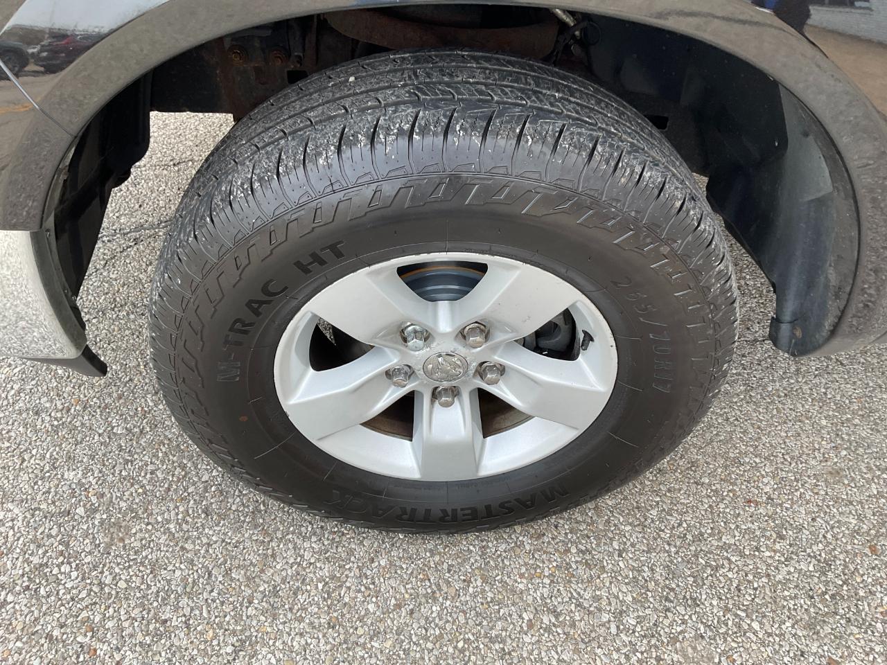 RAM 1500 SLT Crew Cab SWB 4WD 2016