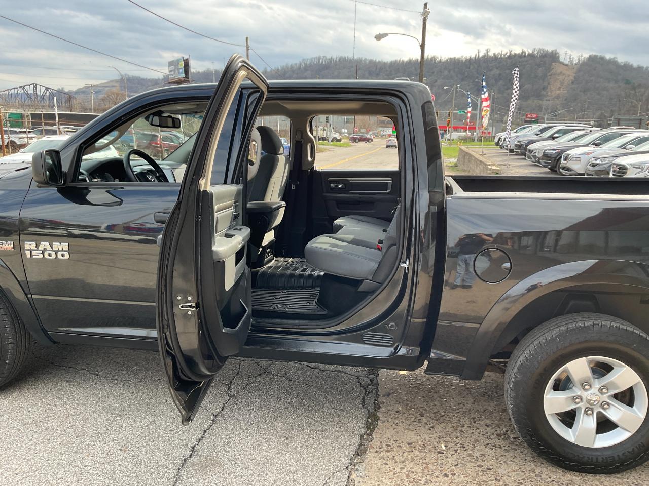 RAM 1500 SLT Crew Cab SWB 4WD 2016