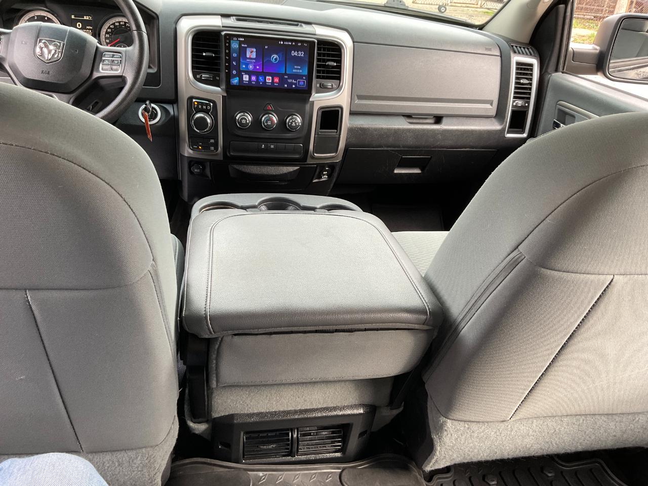 RAM 1500 SLT Crew Cab SWB 4WD 2016