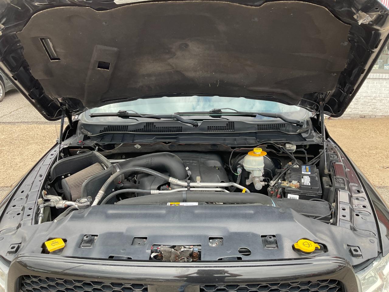 RAM 1500 SLT Crew Cab SWB 4WD 2016