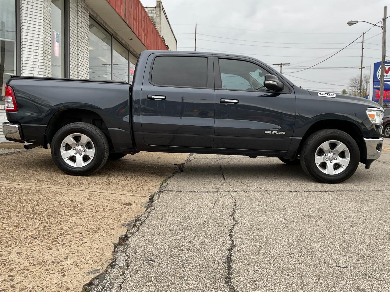 RAM 1500 Big Horn Crew Cab SWB 4WD 2020