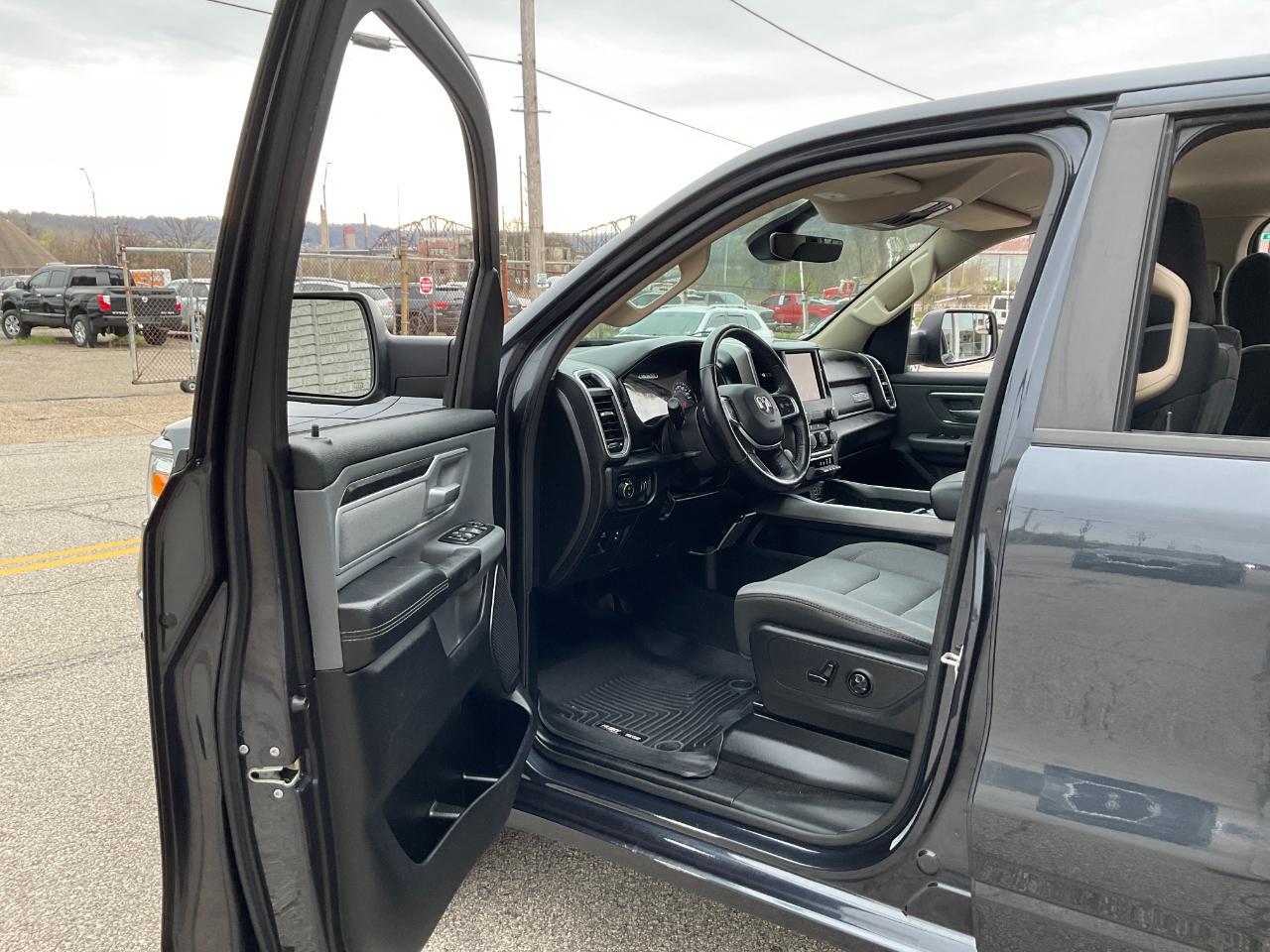 RAM 1500 Big Horn Crew Cab SWB 4WD 2020