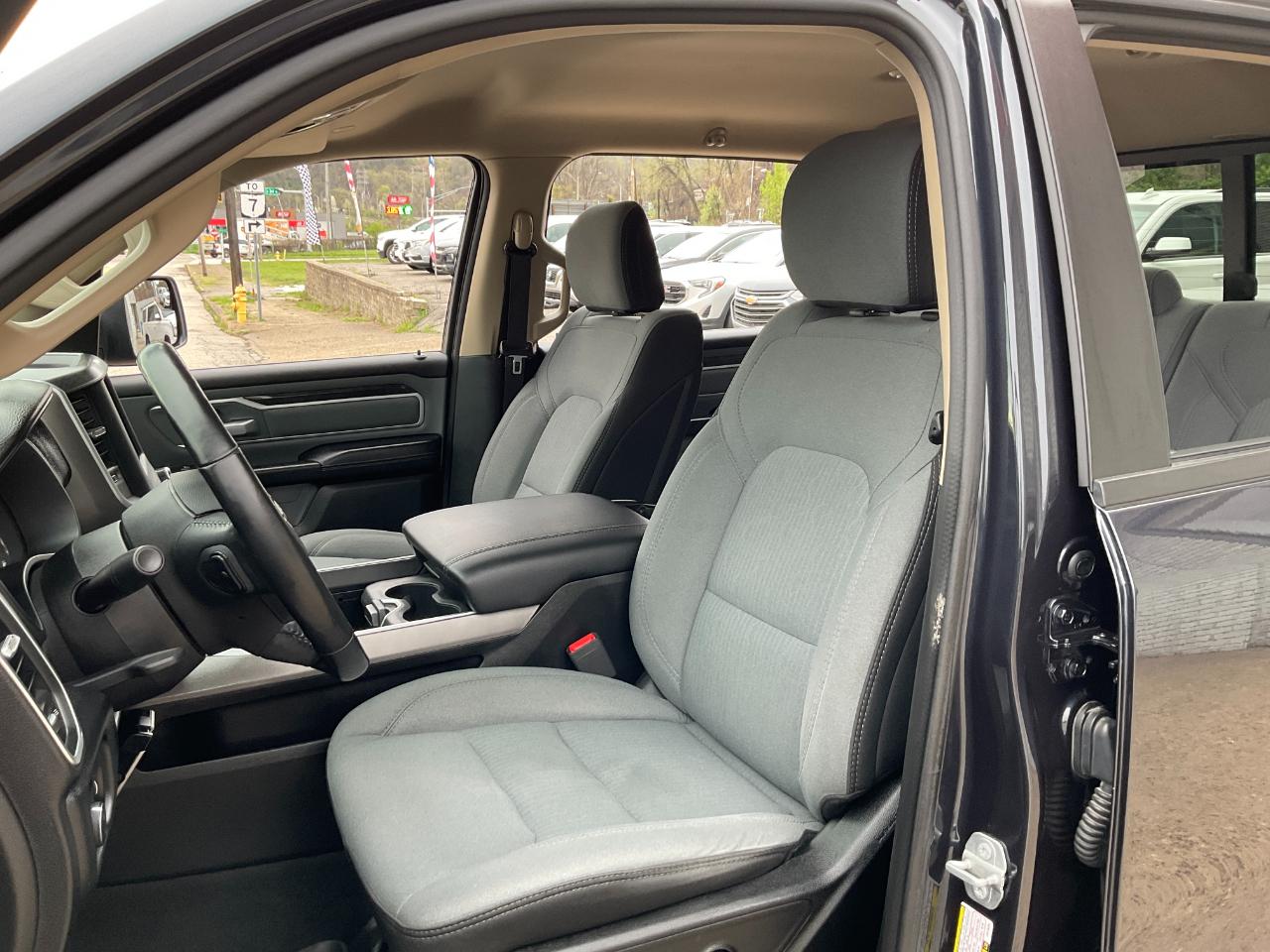 RAM 1500 Big Horn Crew Cab SWB 4WD 2020