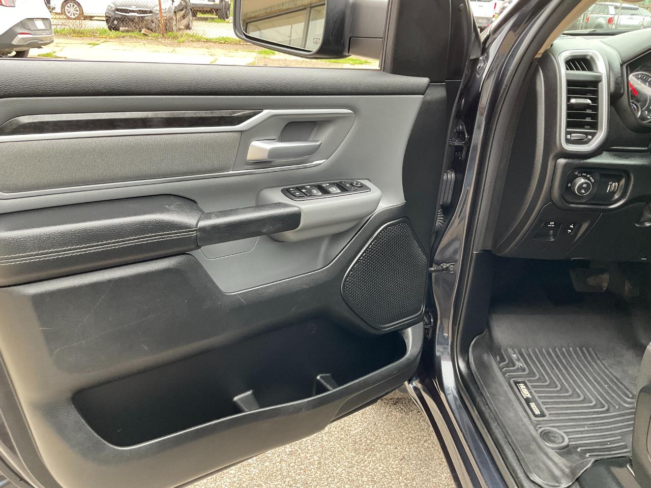 RAM 1500 Big Horn Crew Cab SWB 4WD 2020