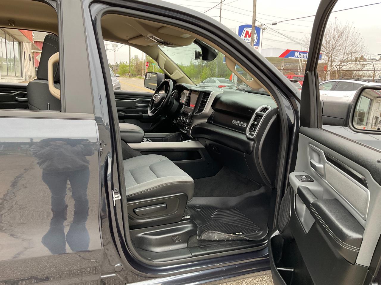 RAM 1500 Big Horn Crew Cab SWB 4WD 2020