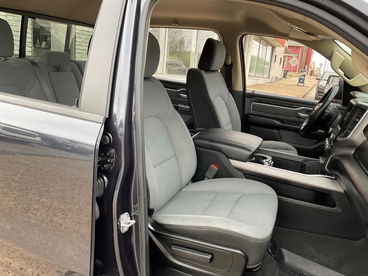 RAM 1500 Big Horn Crew Cab SWB 4WD 2020