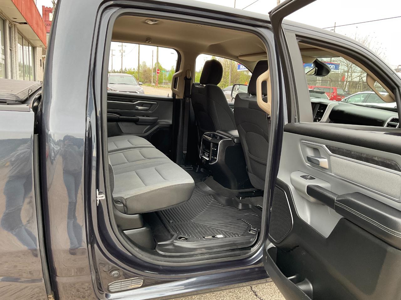 RAM 1500 Big Horn Crew Cab SWB 4WD 2020