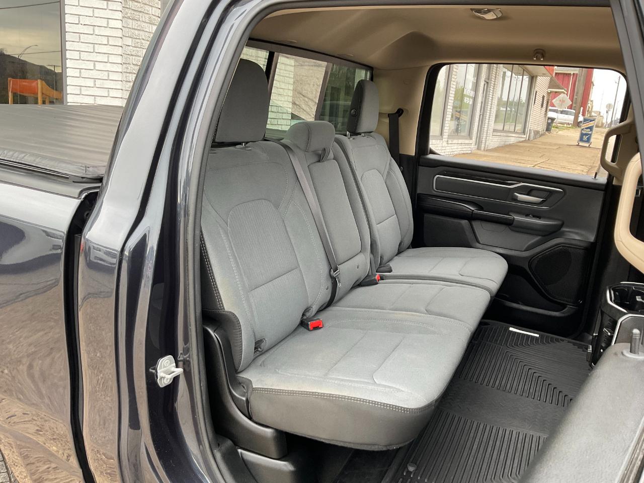 RAM 1500 Big Horn Crew Cab SWB 4WD 2020