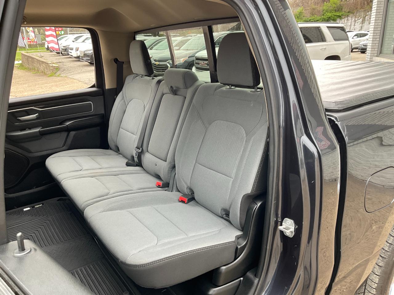 RAM 1500 Big Horn Crew Cab SWB 4WD 2020