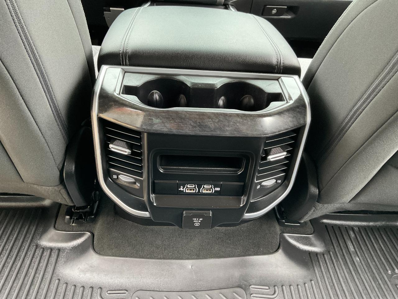 RAM 1500 Big Horn Crew Cab SWB 4WD 2020