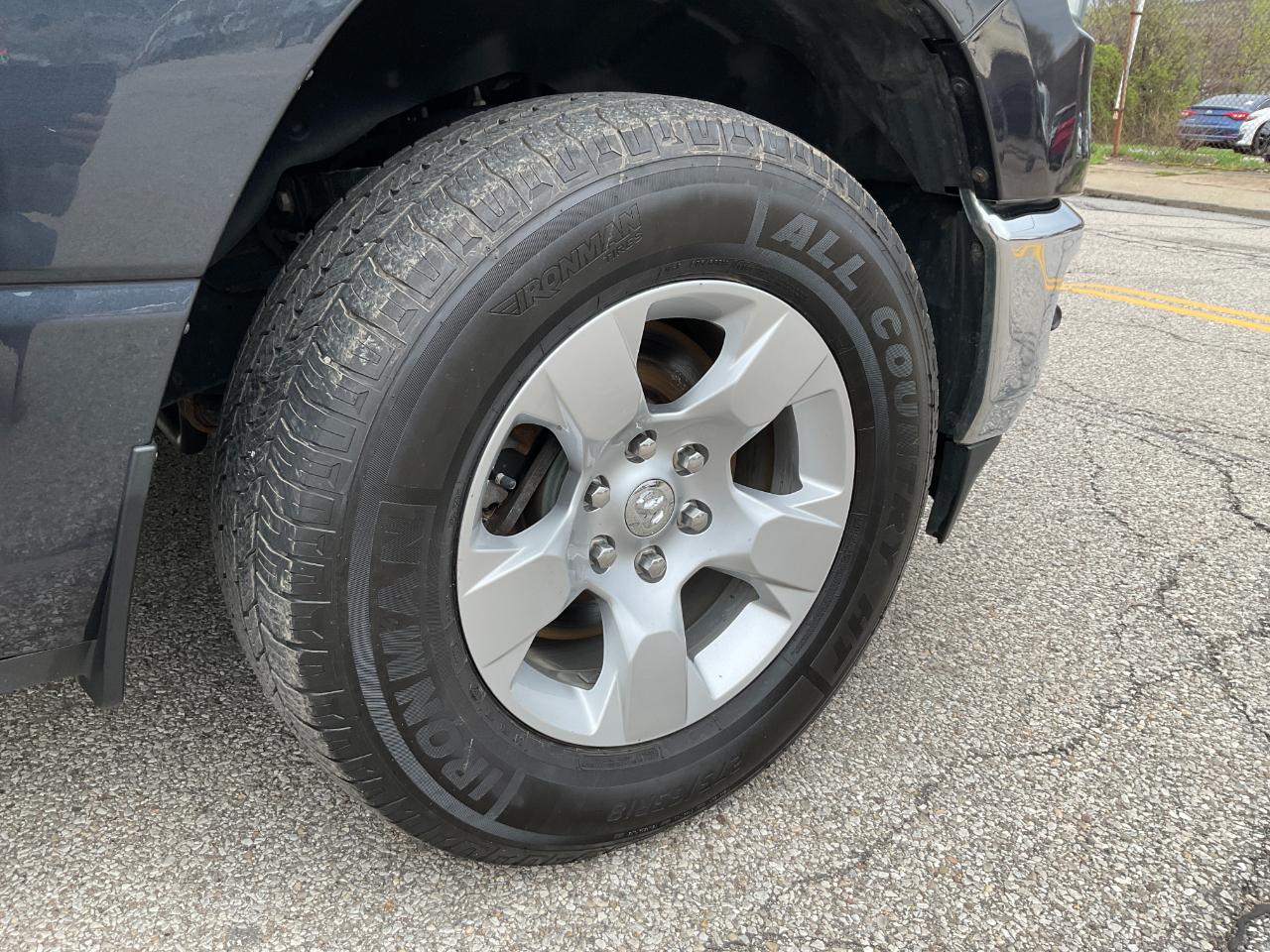 RAM 1500 Big Horn Crew Cab SWB 4WD 2020