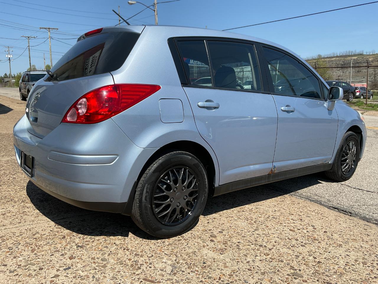 Nissan Versa 1.8 S Hatchback 2009