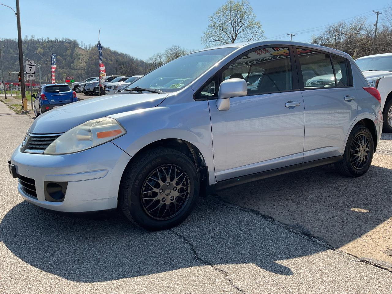 Nissan Versa 1.8 S Hatchback 2009