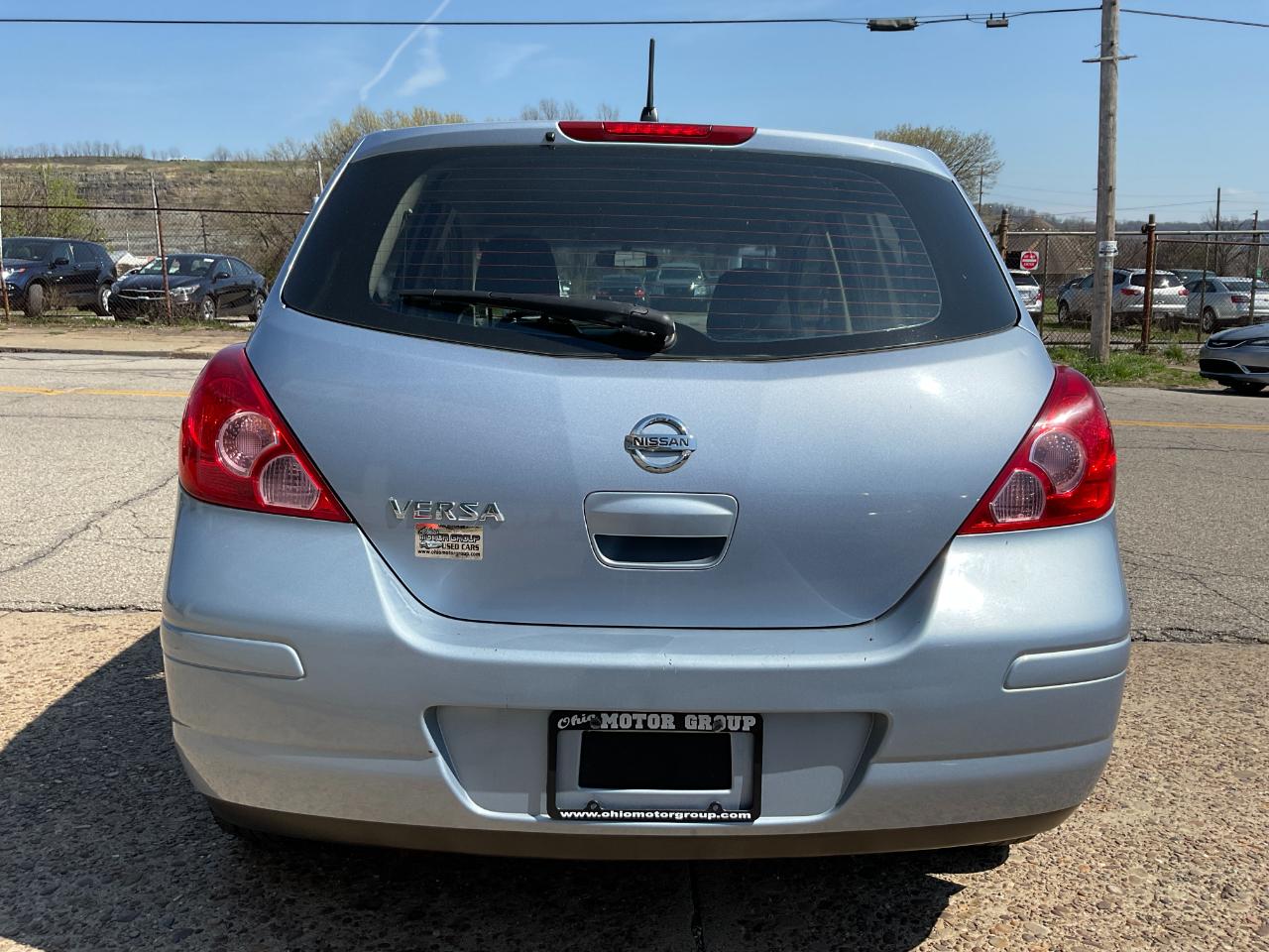 Nissan Versa 1.8 S Hatchback 2009