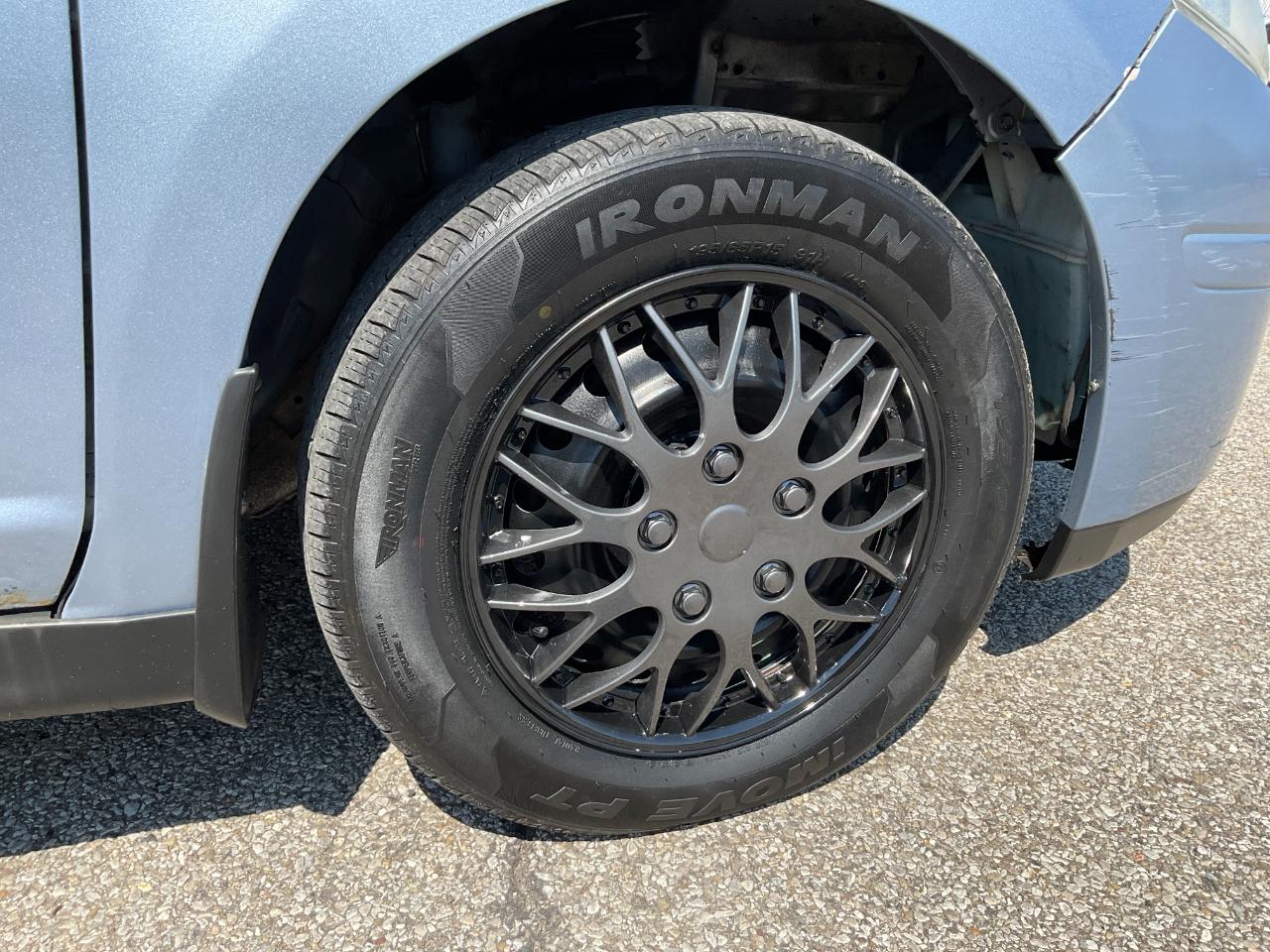 Nissan Versa 1.8 S Hatchback 2009