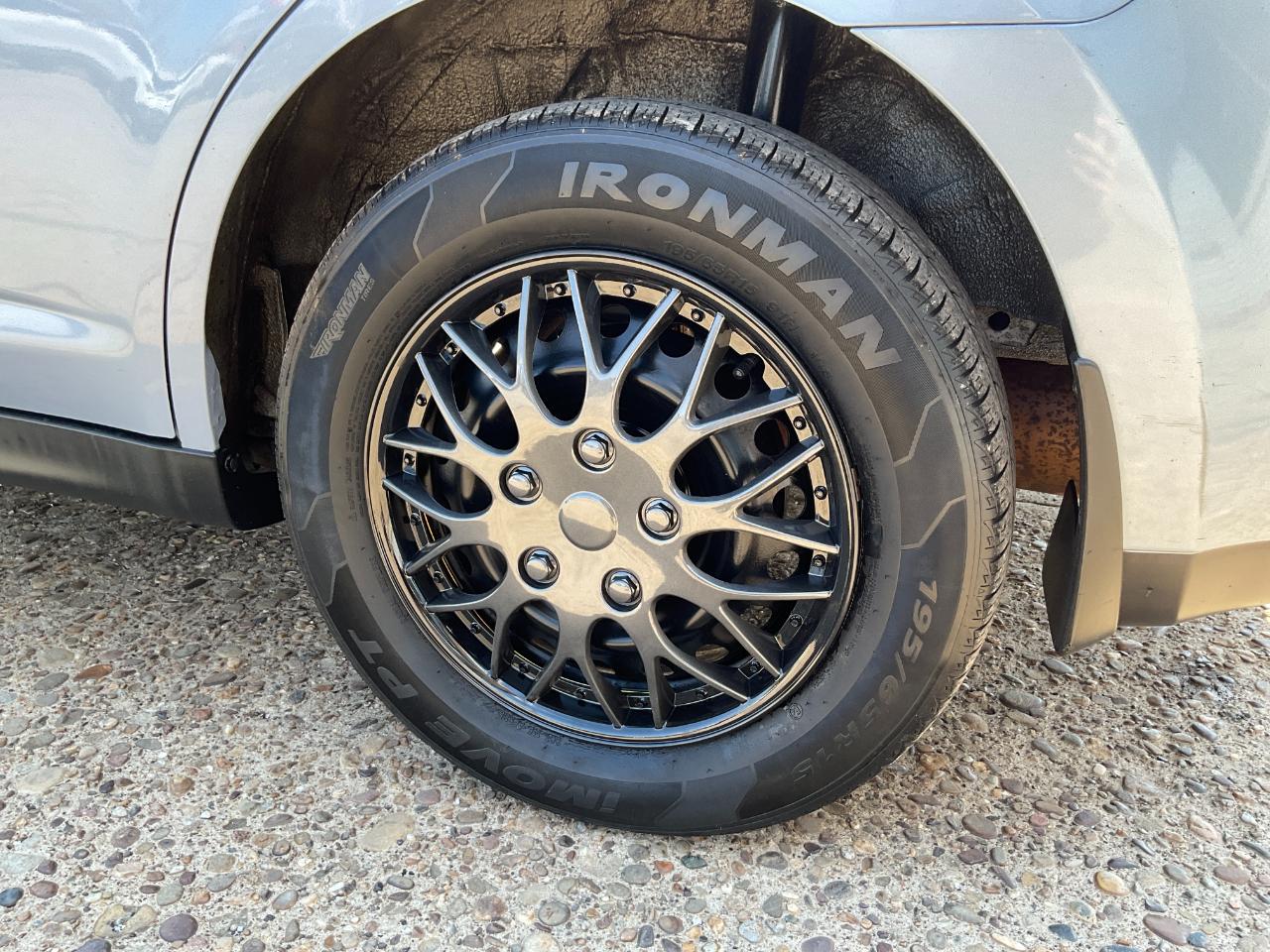 Nissan Versa 1.8 S Hatchback 2009