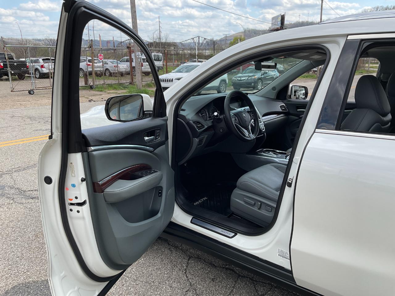 Acura MDX 9-Spd AT SH-AWD w/Advance and Entertainment 2016