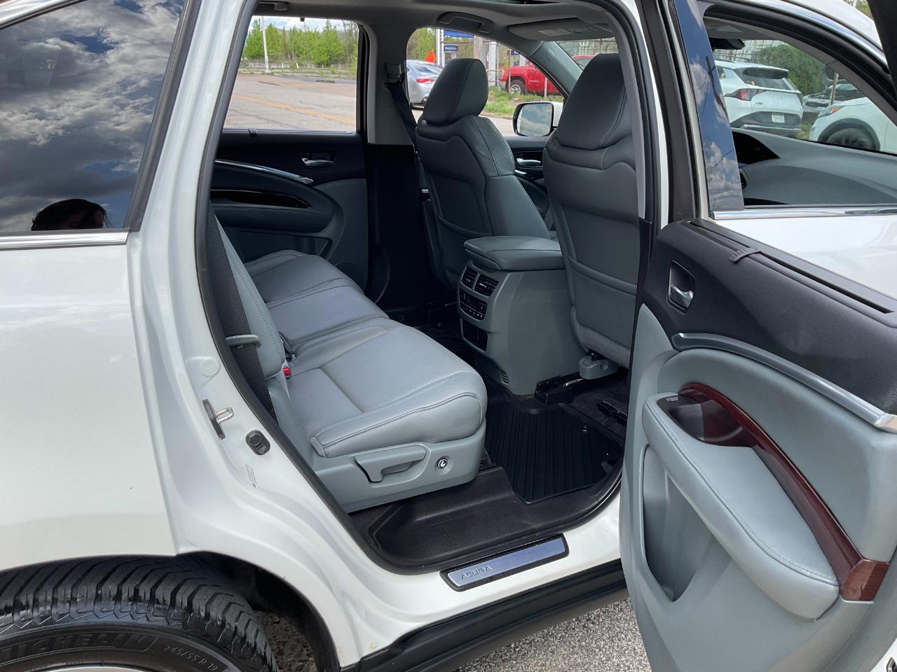 Acura MDX 9-Spd AT SH-AWD w/Advance and Entertainment 2016