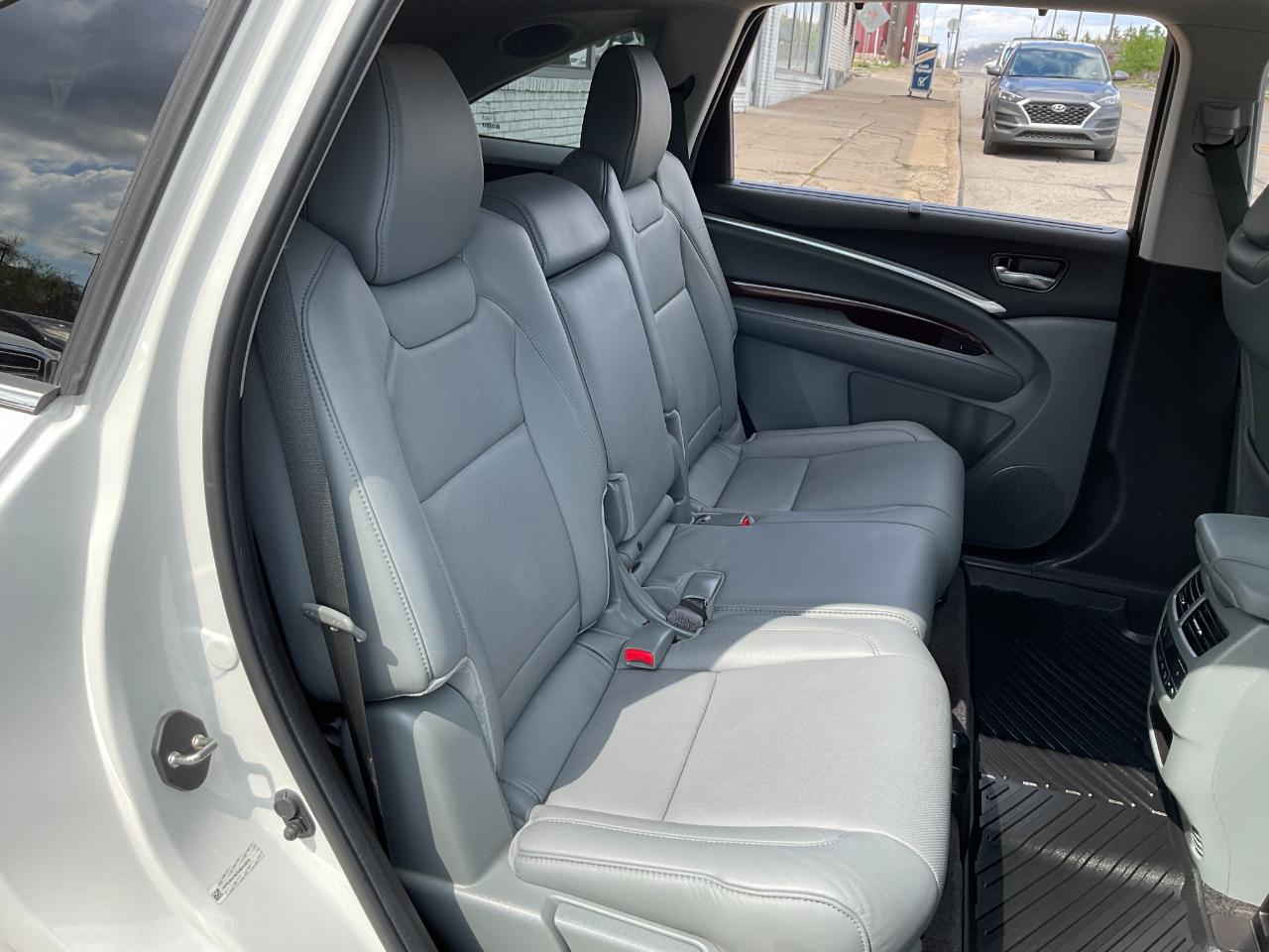 Acura MDX 9-Spd AT SH-AWD w/Advance and Entertainment 2016