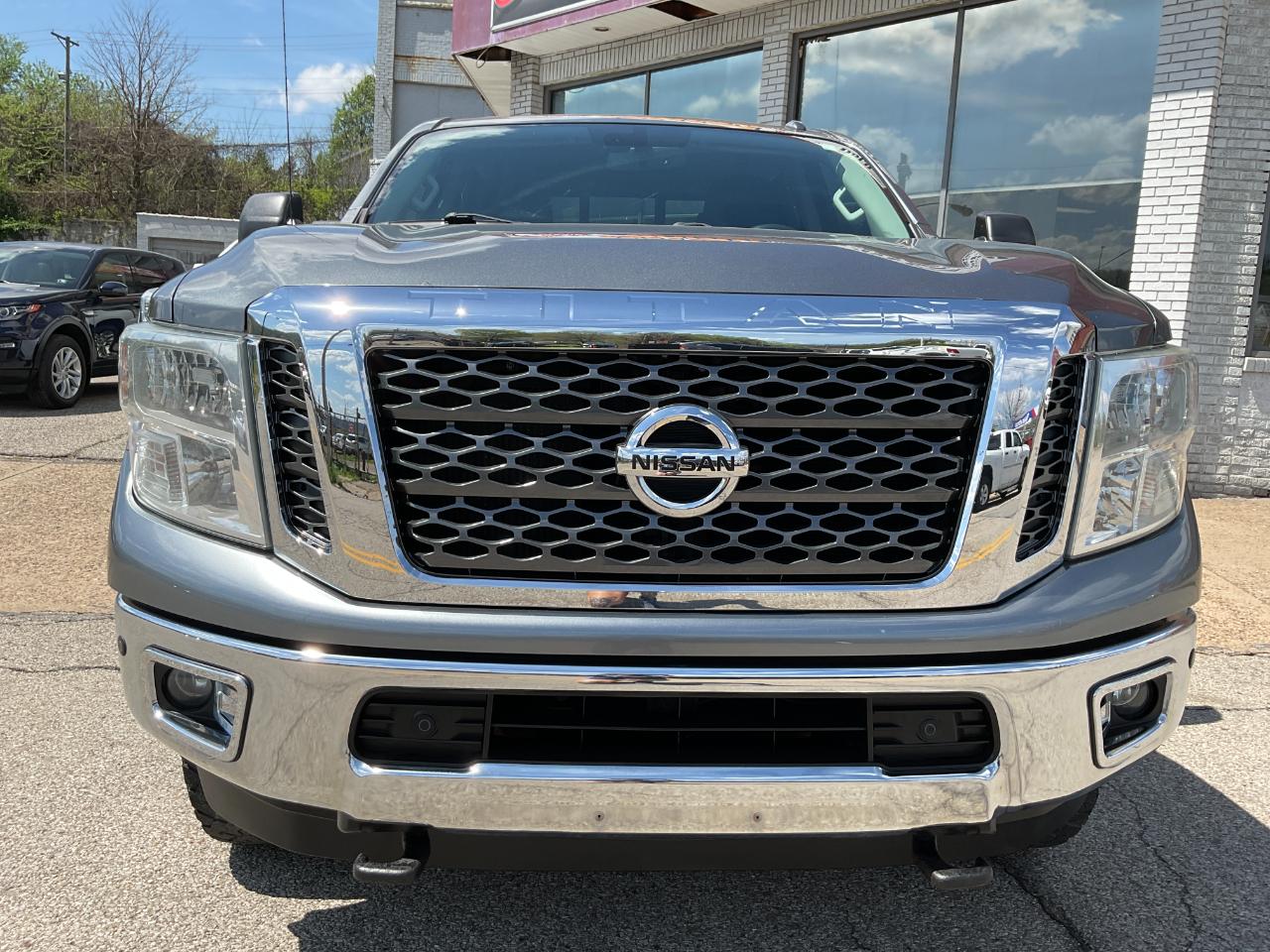 Nissan Titan XD SV 4WD 2016