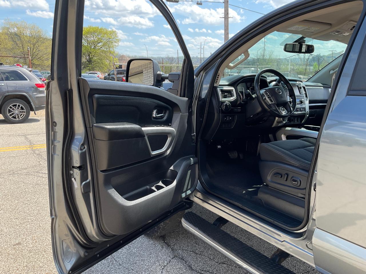 Nissan Titan XD SV 4WD 2016