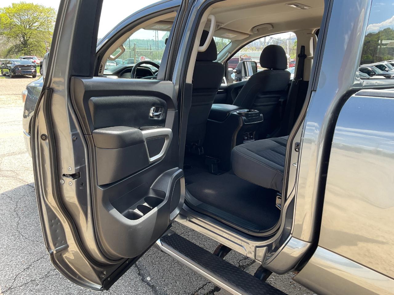 Nissan Titan XD SV 4WD 2016