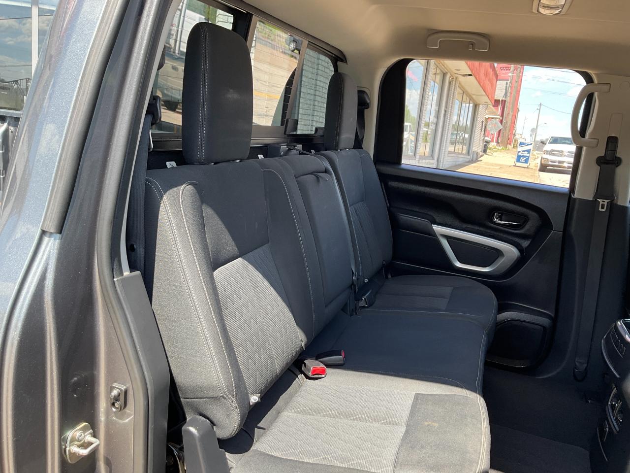 Nissan Titan XD SV 4WD 2016