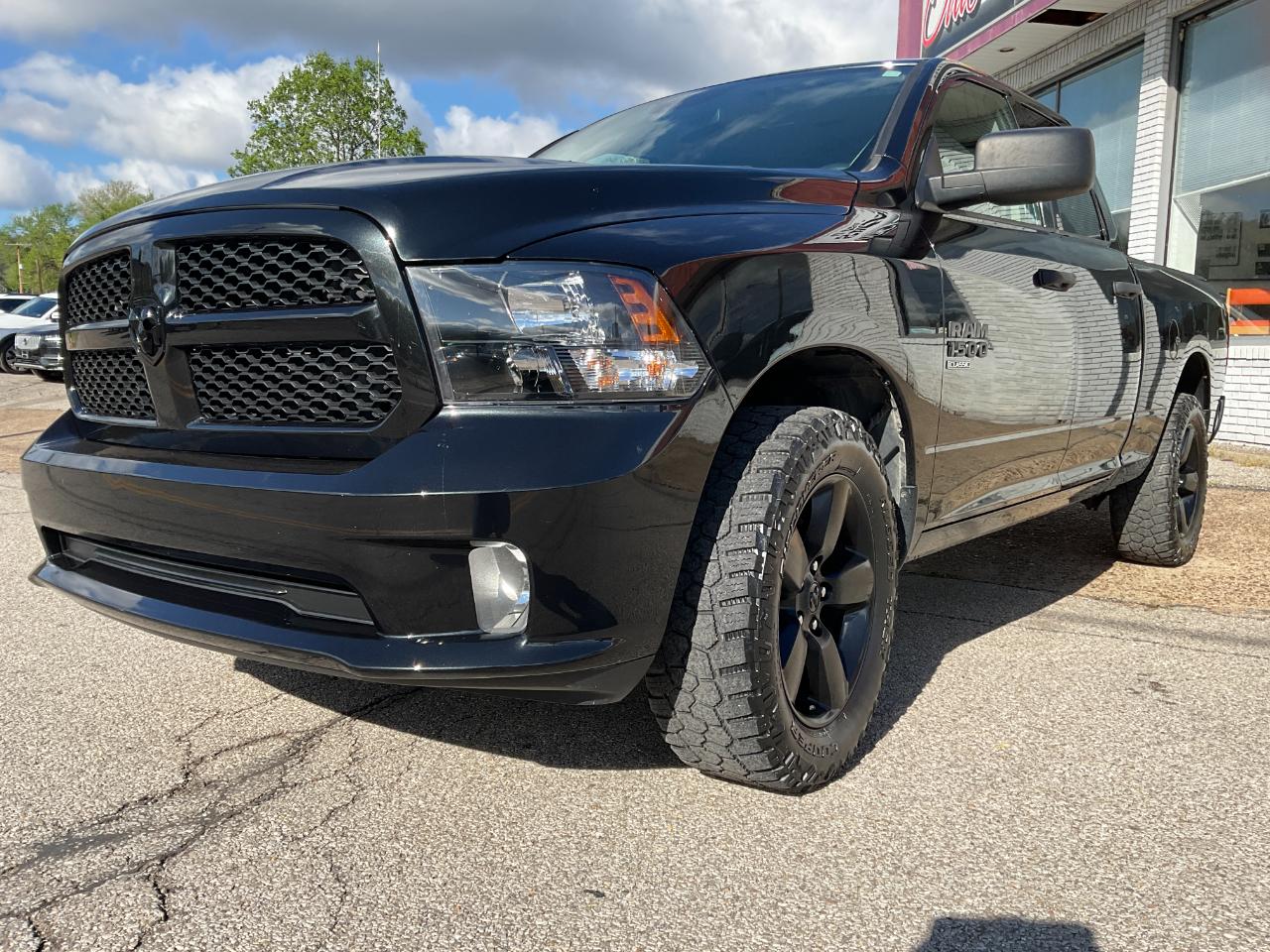 RAM 1500 Classic Tradesman Quad Cab 4WD 2019