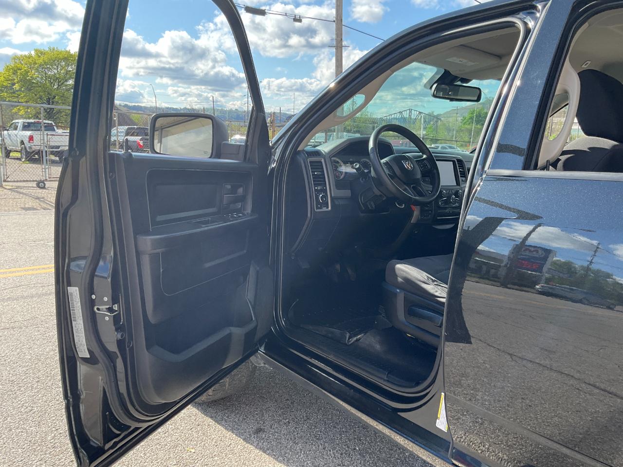 RAM 1500 Classic Tradesman Quad Cab 4WD 2019