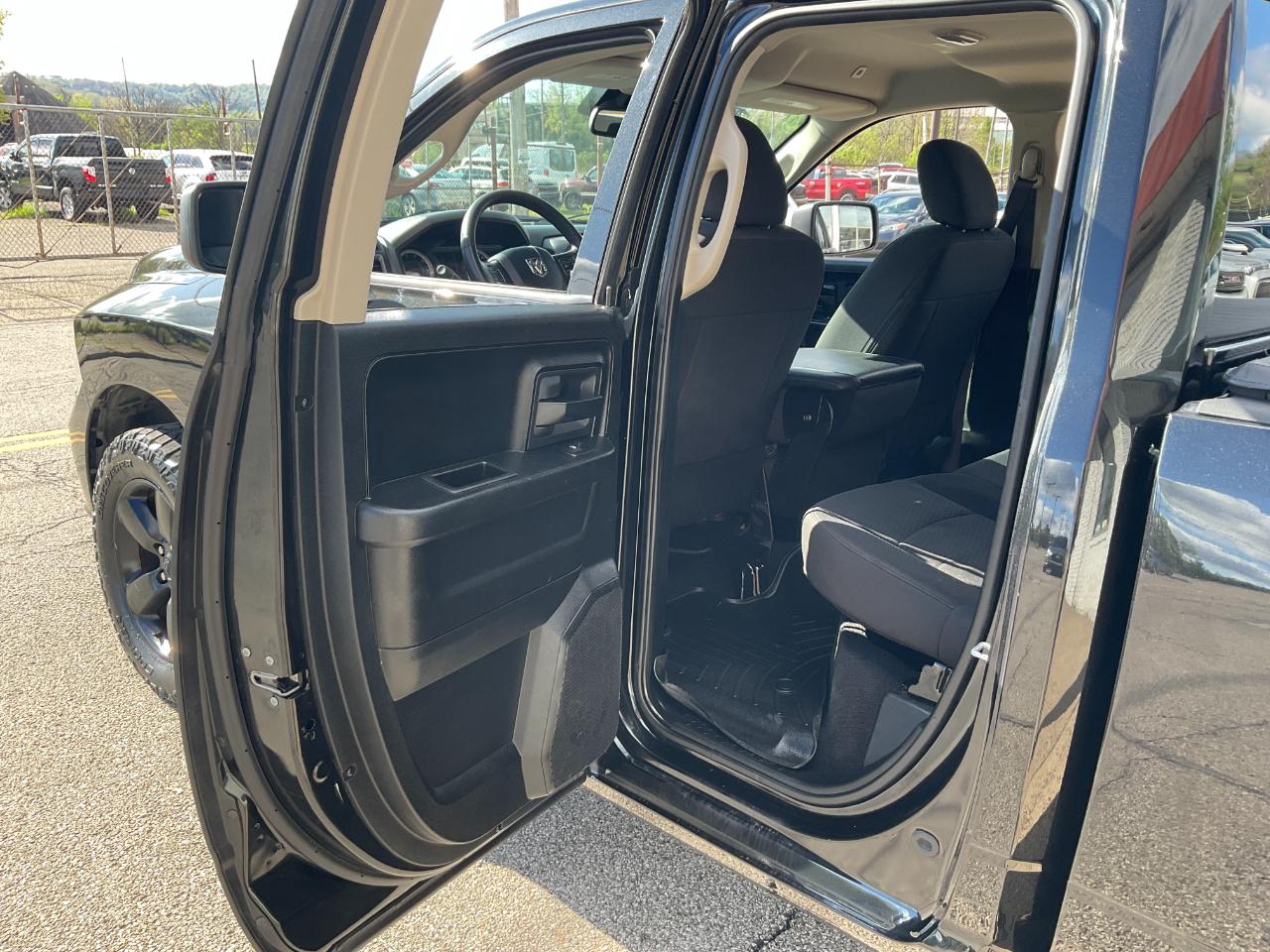 RAM 1500 Classic Tradesman Quad Cab 4WD 2019