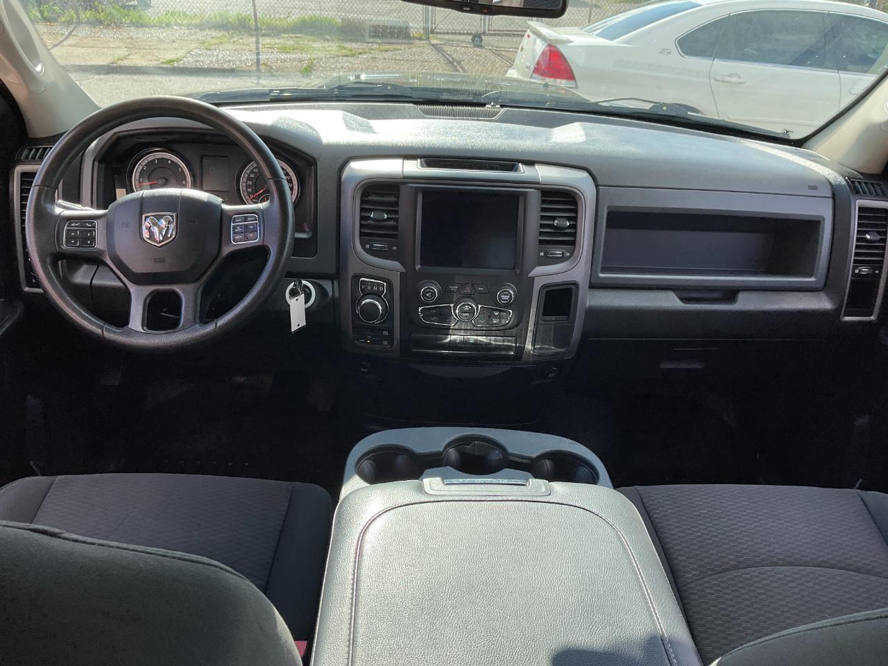 RAM 1500 Classic Tradesman Quad Cab 4WD 2019