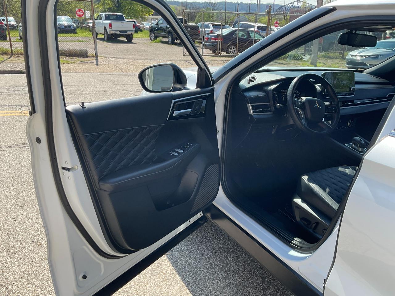 Mitsubishi Outlander SEL Black Edition S-AWC 2023