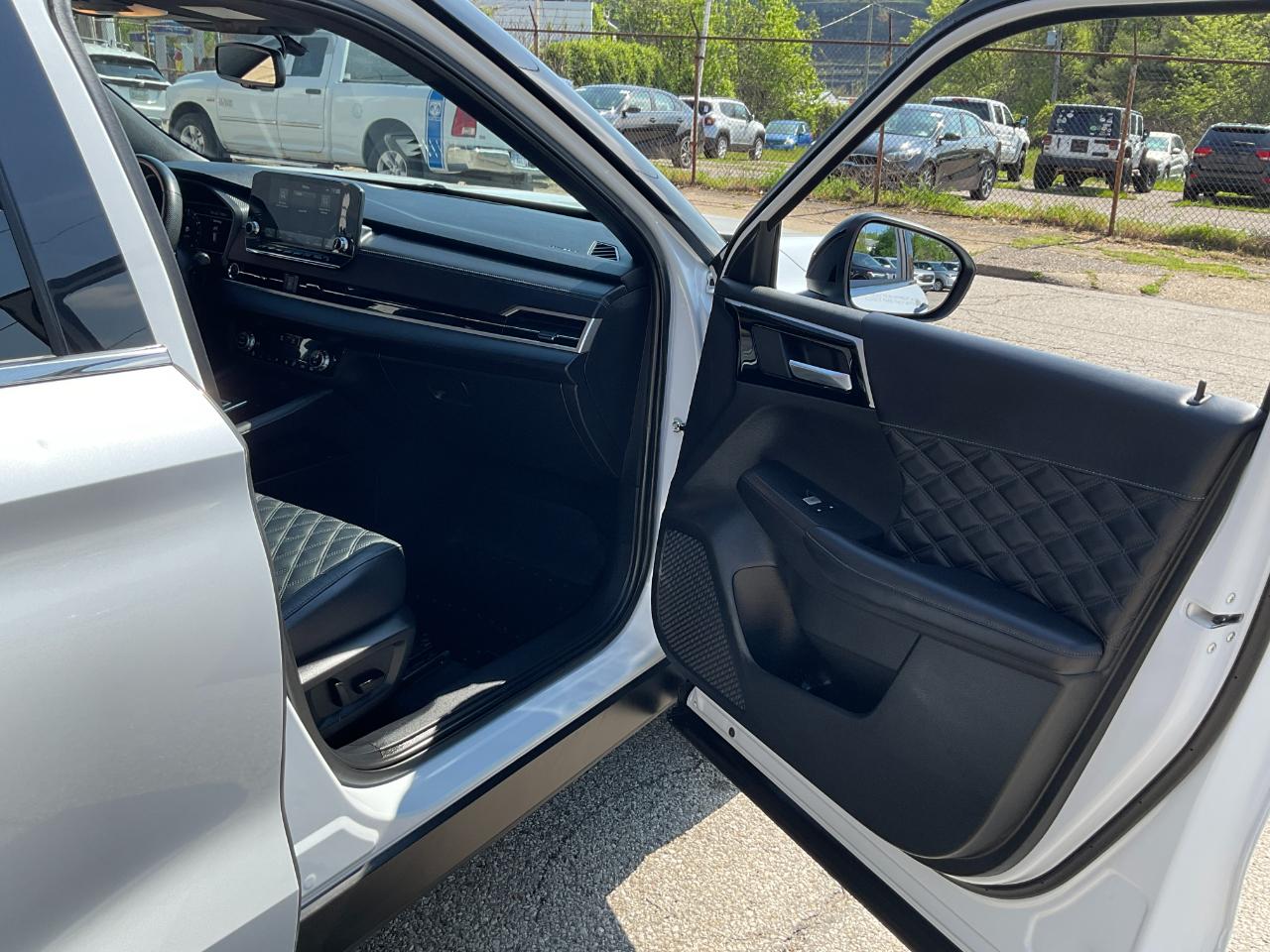 Mitsubishi Outlander SEL Black Edition S-AWC 2023