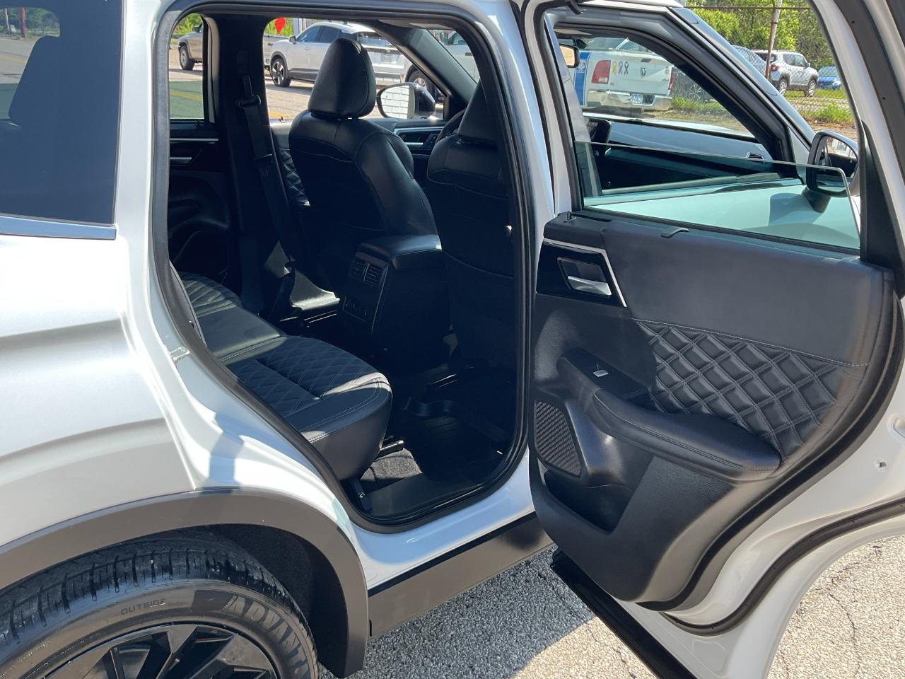 Mitsubishi Outlander SEL Black Edition S-AWC 2023