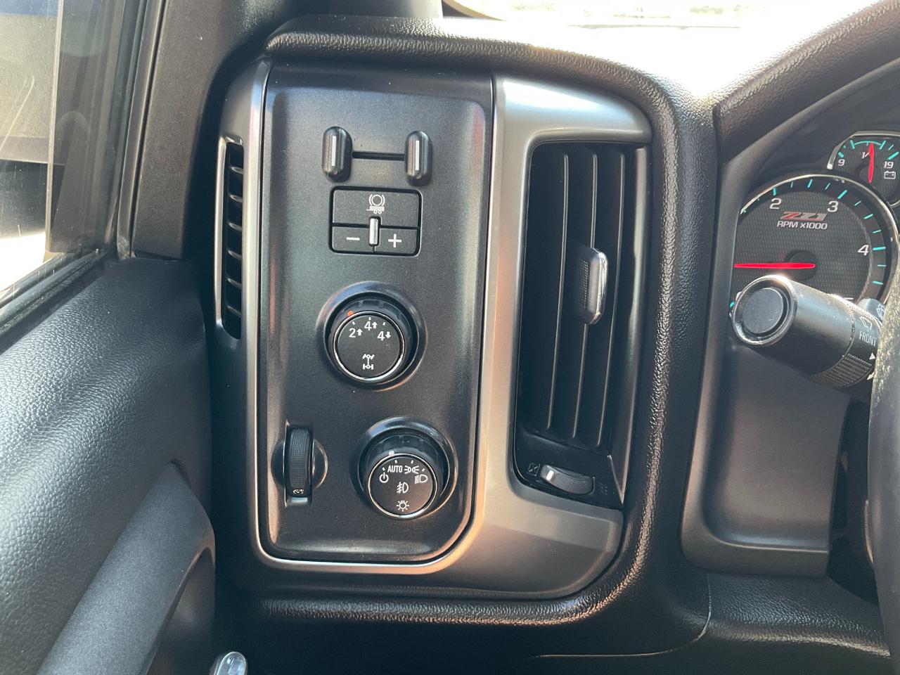 Chevrolet Silverado 2500HD LT Crew Cab 4WD 2016