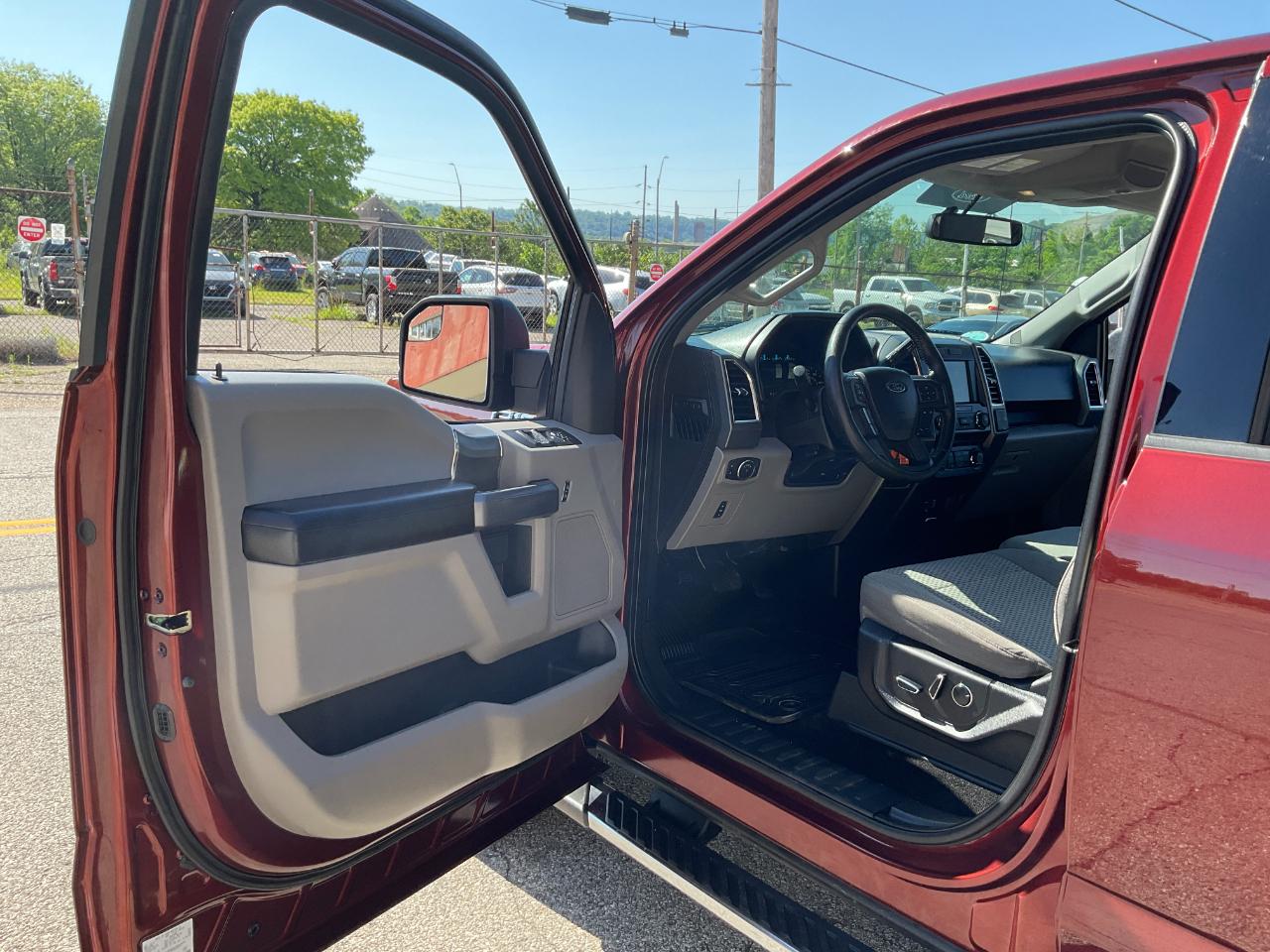 Ford F-150 XL SuperCrew 5.5-ft. Bed 4WD 2015