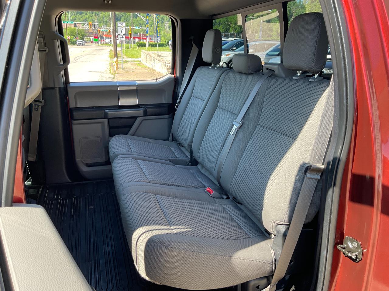Ford F-150 XL SuperCrew 5.5-ft. Bed 4WD 2015