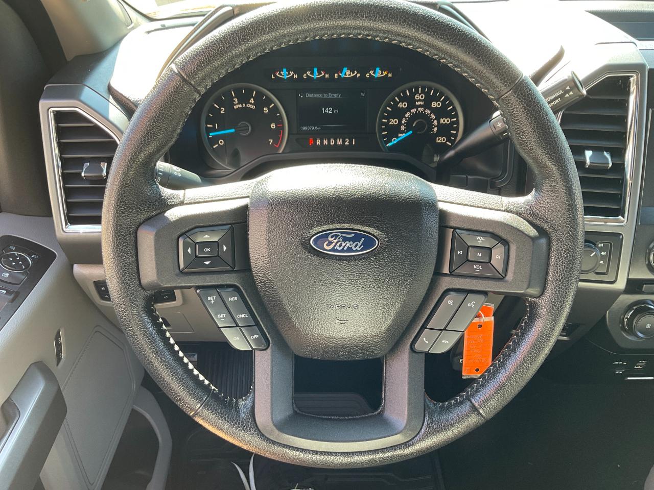 Ford F-150 XL SuperCrew 5.5-ft. Bed 4WD 2015