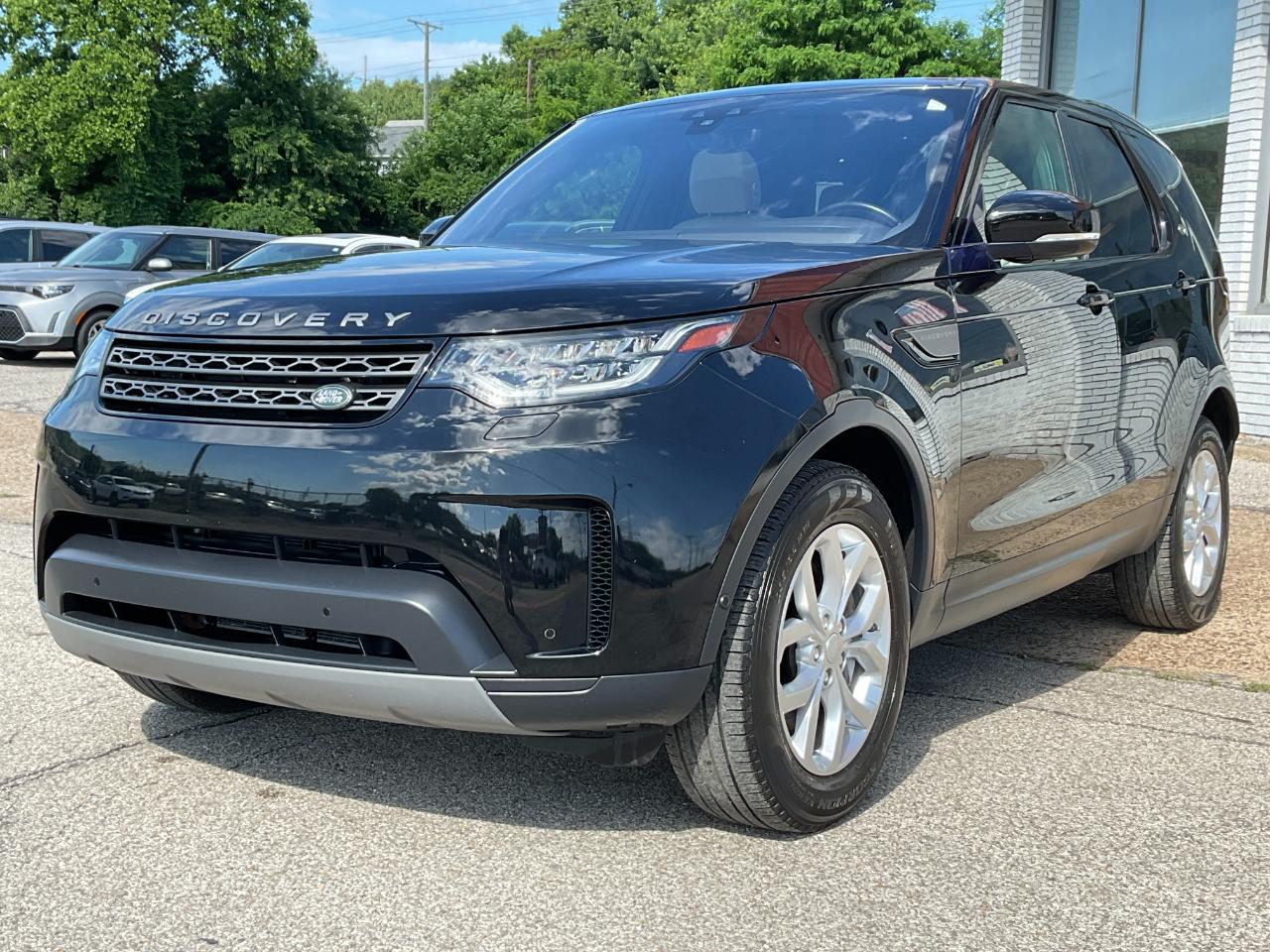 Land Rover Discovery SE 2019