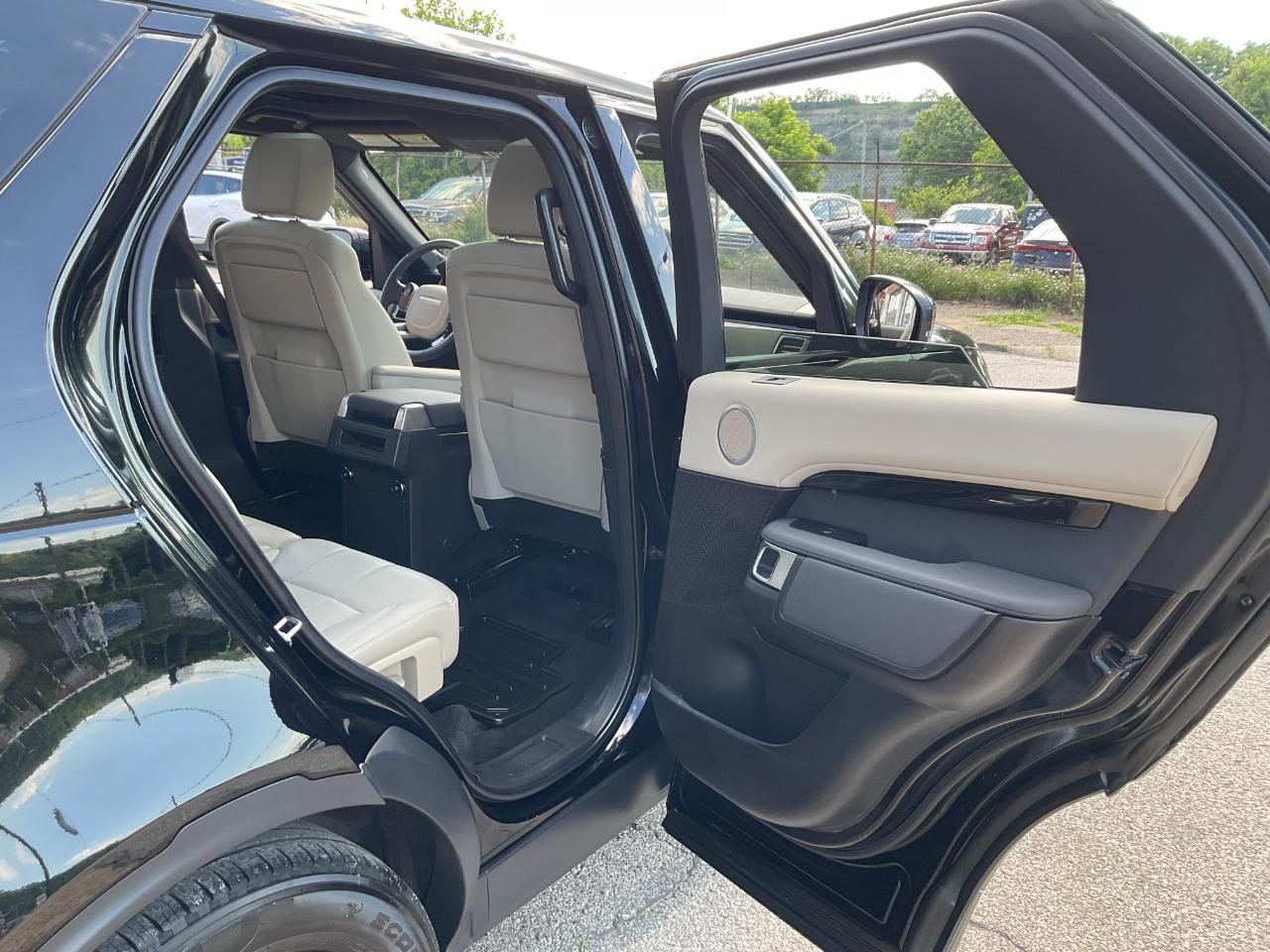 Land Rover Discovery SE 2019