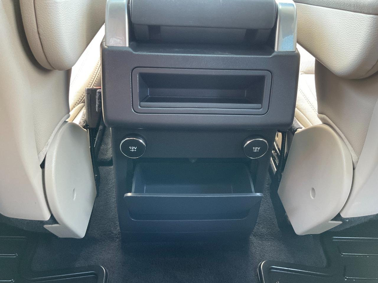 Land Rover Discovery SE 2019