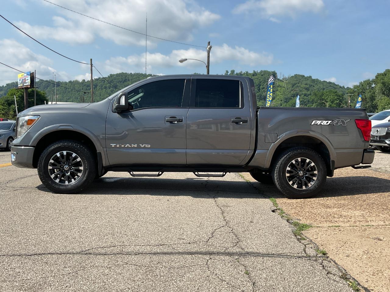Nissan Titan PRO-4X Crew Cab 4WD 2019