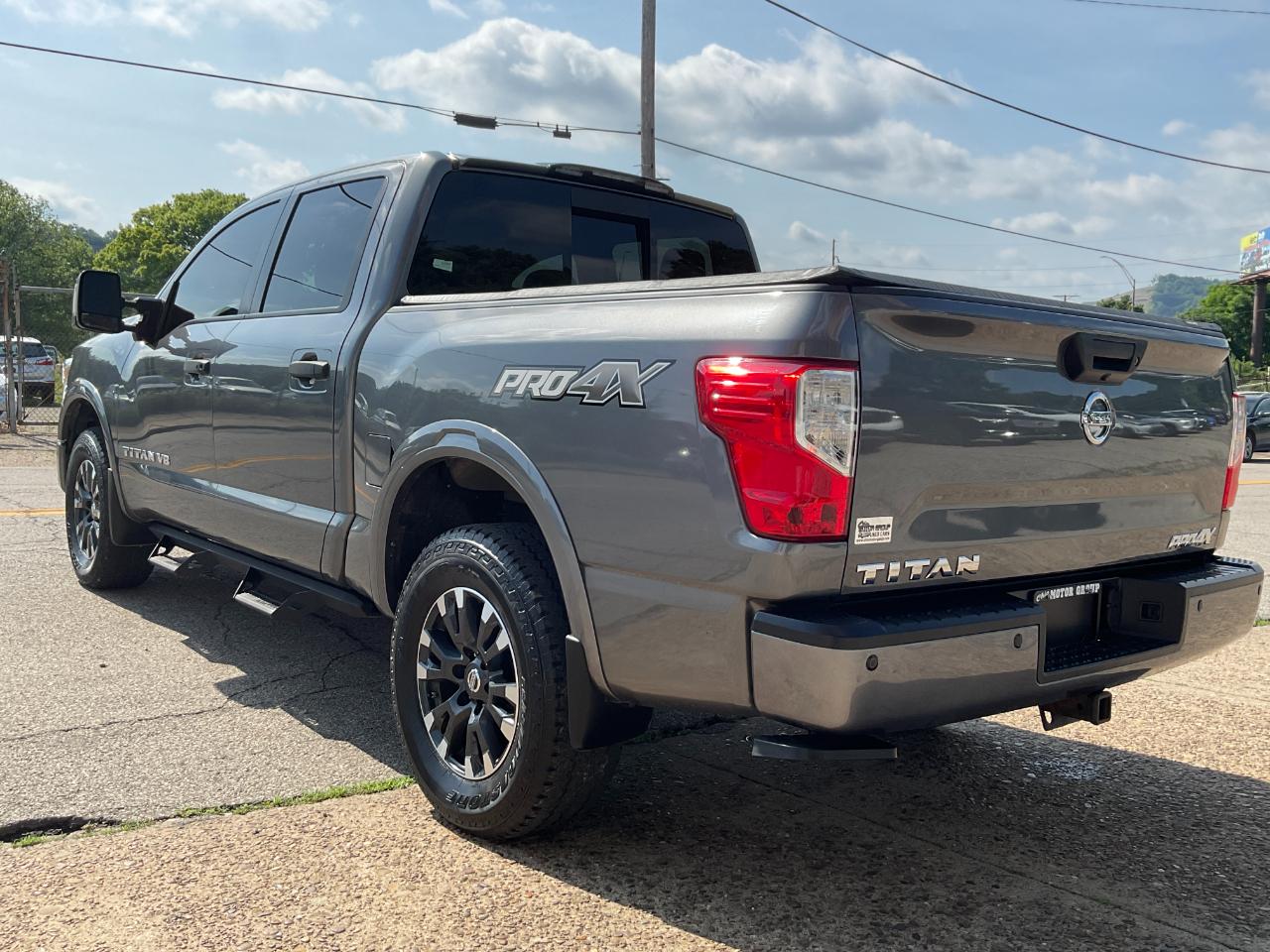 Nissan Titan PRO-4X Crew Cab 4WD 2019