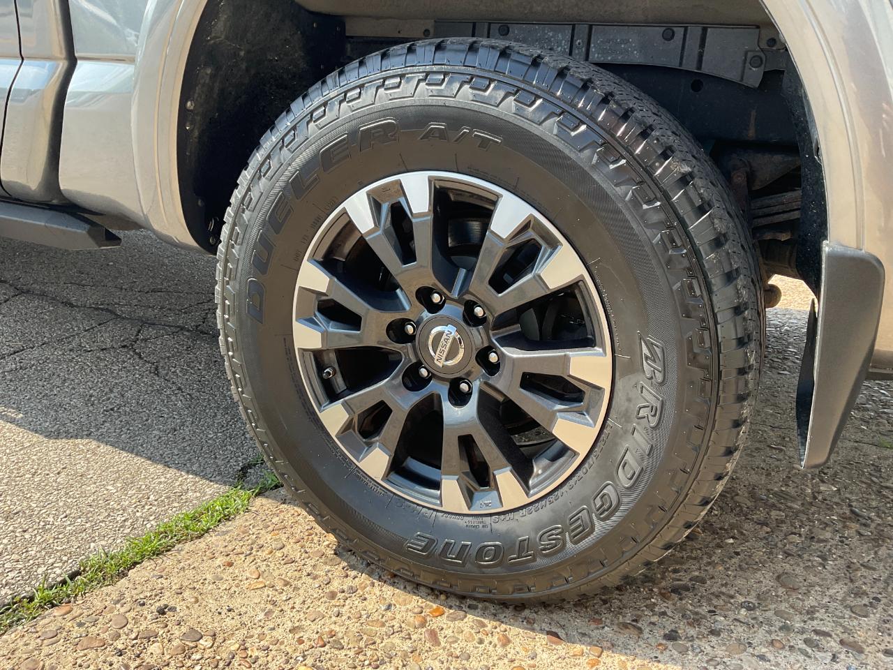 Nissan Titan PRO-4X Crew Cab 4WD 2019