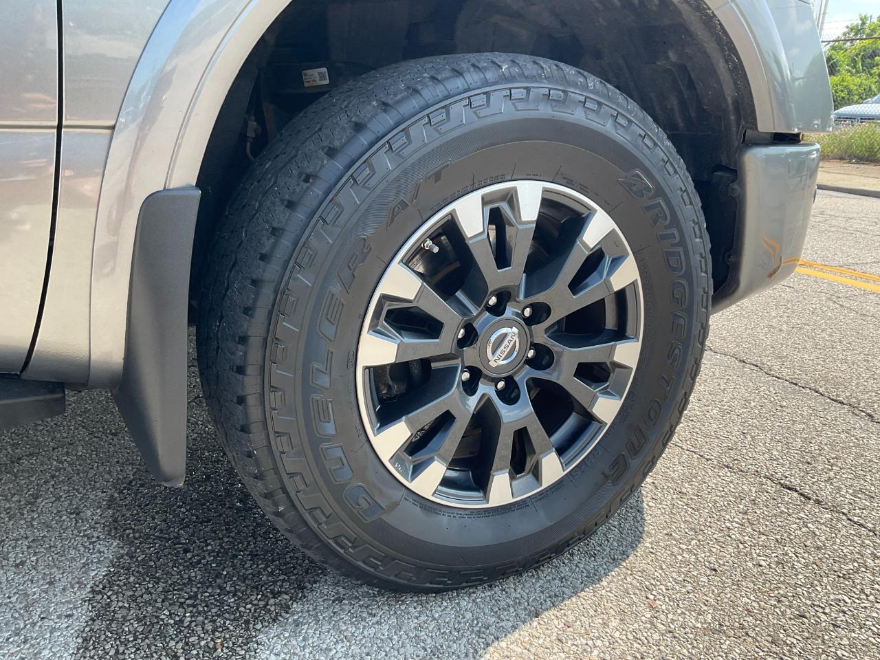 Nissan Titan PRO-4X Crew Cab 4WD 2019
